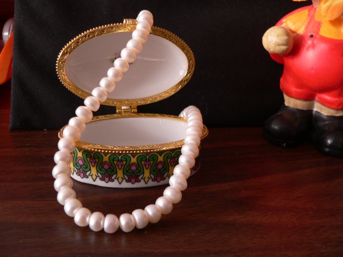 Freshwater pearl necklace