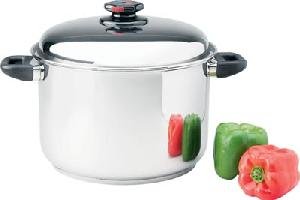 The Steam Control 12 Qt. 9 Element 304 Surgical Stainless Steel Stock Pot