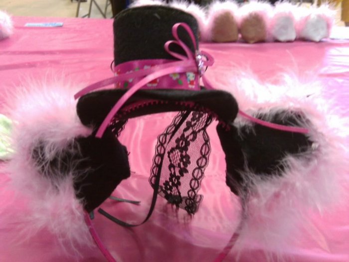 Mini Lolita Hat with Ears - Hello Kitty (Green Feathers)