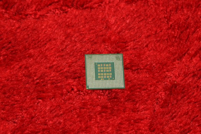INTEL CELERON 1.7GB PROCESSOR FOR DESKTOPS!!!!