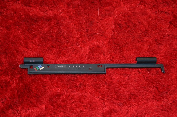 IBM THINKPAD 600E LED & HINGE COVER!!!!!