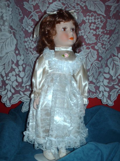 15" Ivory Damsil with Lt Brown Hair/Dk Blonde