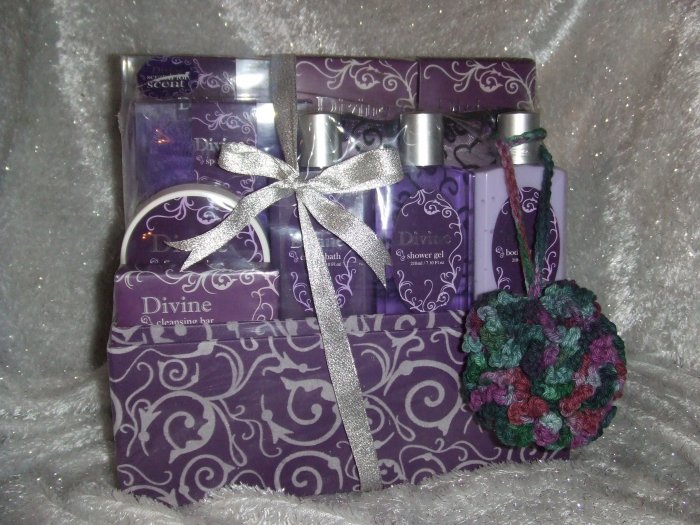 Divine Purple Gift Box with Bath Products