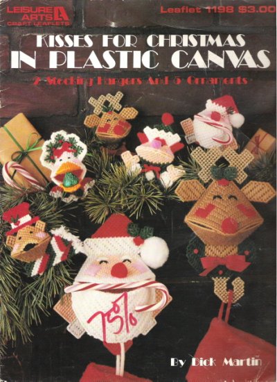 Kisses for Christmas in Plastic Canvas Stocking Hangers and 5 ornaments #2PCSC