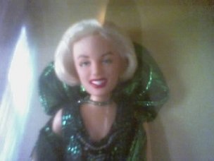 NEW IN ORIGINAL BOX- EMERALD EVENING MARILYN MONROE