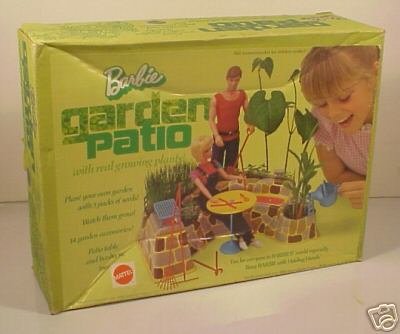 Vintage BARBIE GARDEN PATIO Play Set + Box (1972)