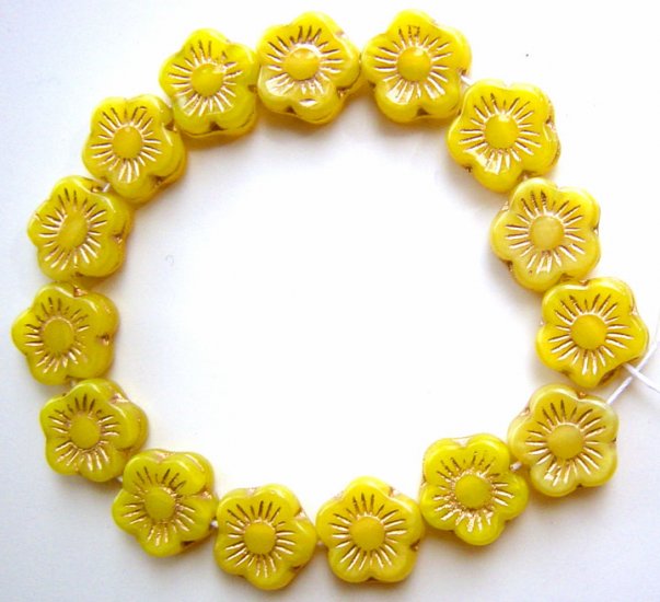 Sunflower Yellow with Gold Inlay 5 Petal Flat Flower Glass Beads