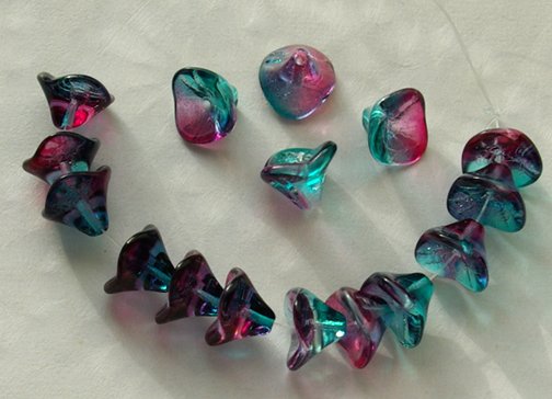Fushia Pink /Teal 3 Petal Trumpet Glass Flower Beads