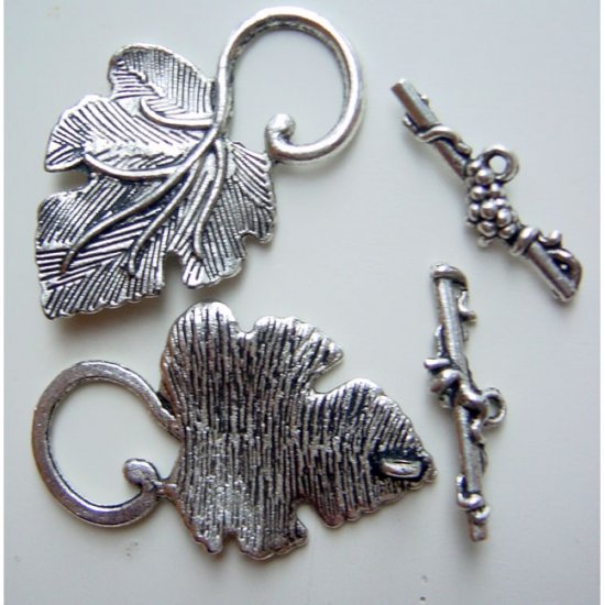 Tuscan Grape Vine Leaf Toggle Clasp Set Silver