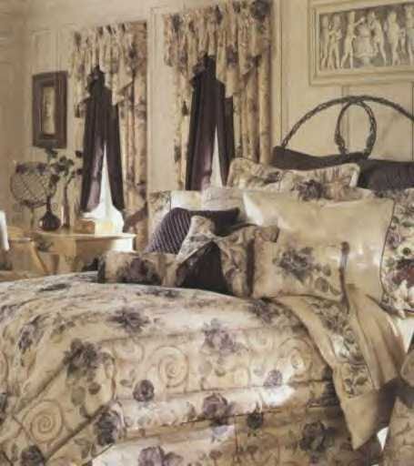 Croscill Chambord-Cassis Blousom Valance