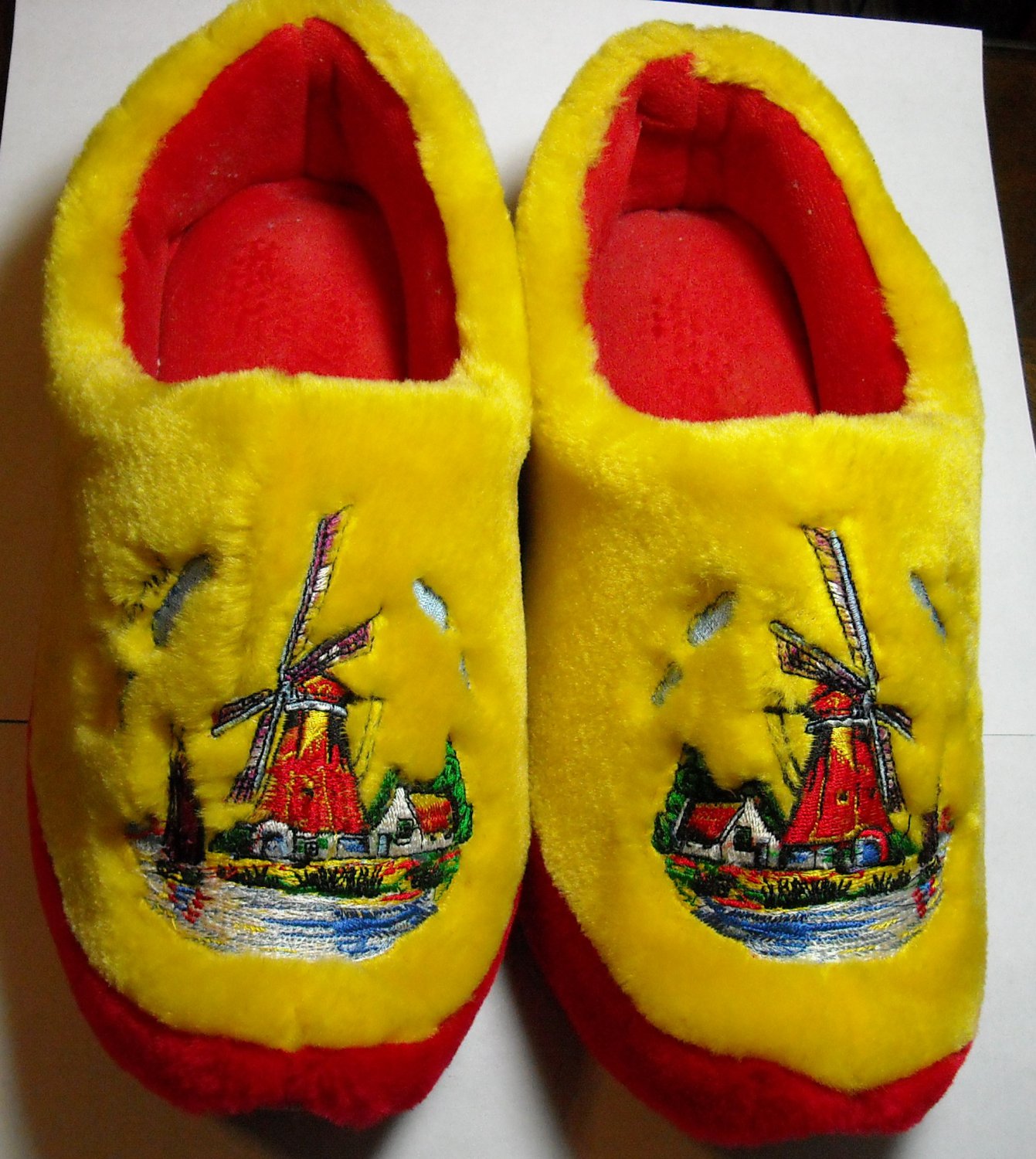 Holland Fuzzy Slippers Size 6