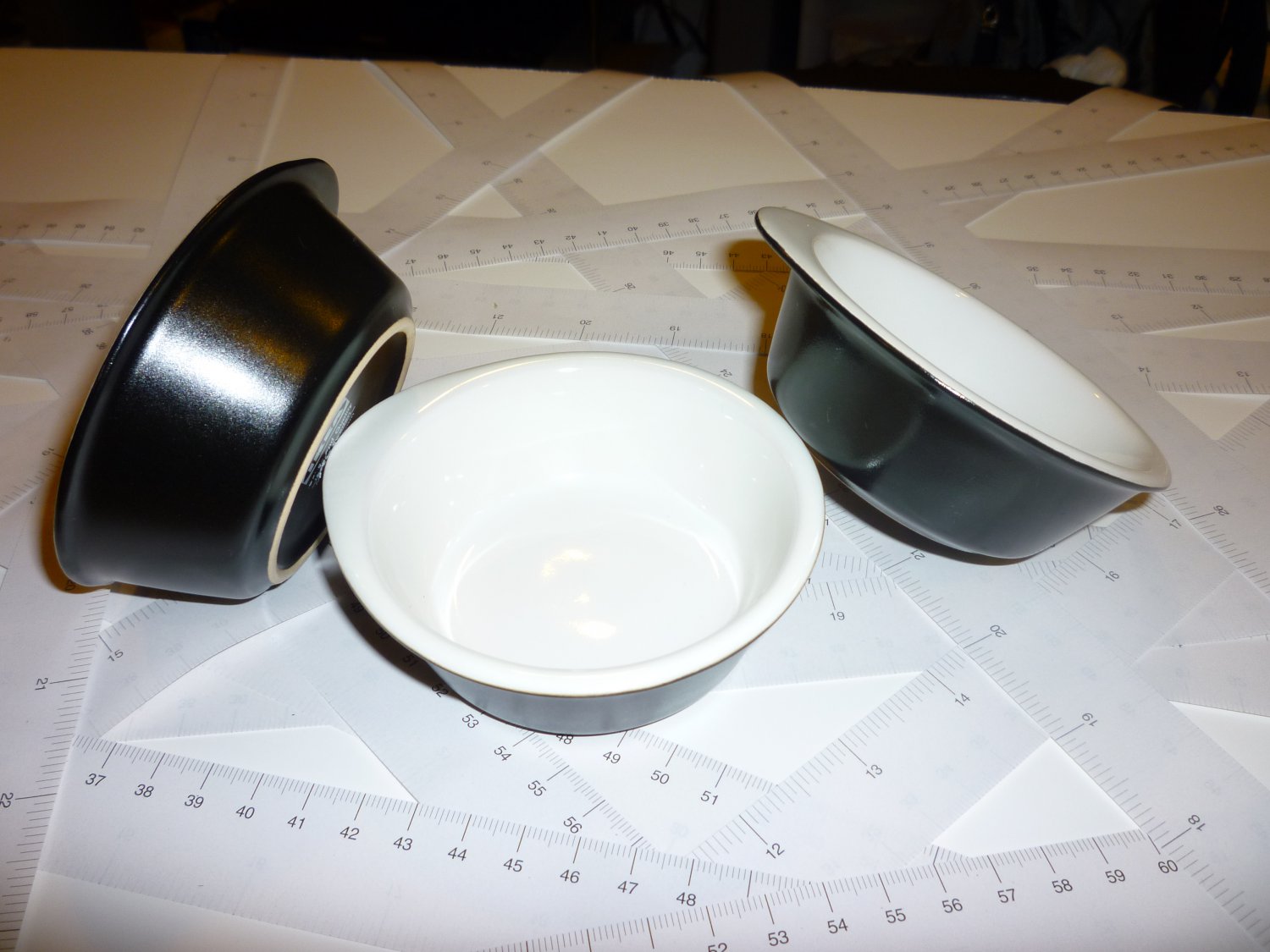 Four Ramekins - Combination white & dark blue color glazed - Stoneware - Dishwater, microwave safe