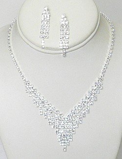 CASCADING RHINESTONE V NECKLACE SET NKR643