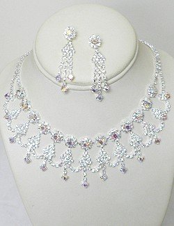 CLEAR & IRIDESCENT RHINESTONE COLLAR SET NKR623