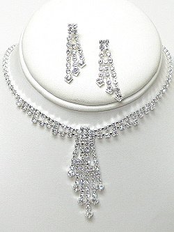 RHINESTONE SET WITH STAGGERED DROPS NKR581