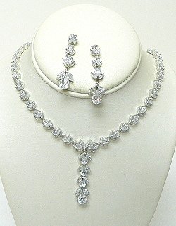 ELEGANT CZ NECKLACE SET NKR564