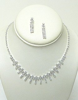 SWAROVSKI CRYSTAL NECKLACE SET NKR562