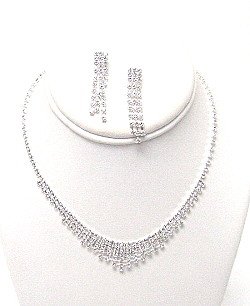 DAINTY CLEAR RHINESTONE SET NKR402