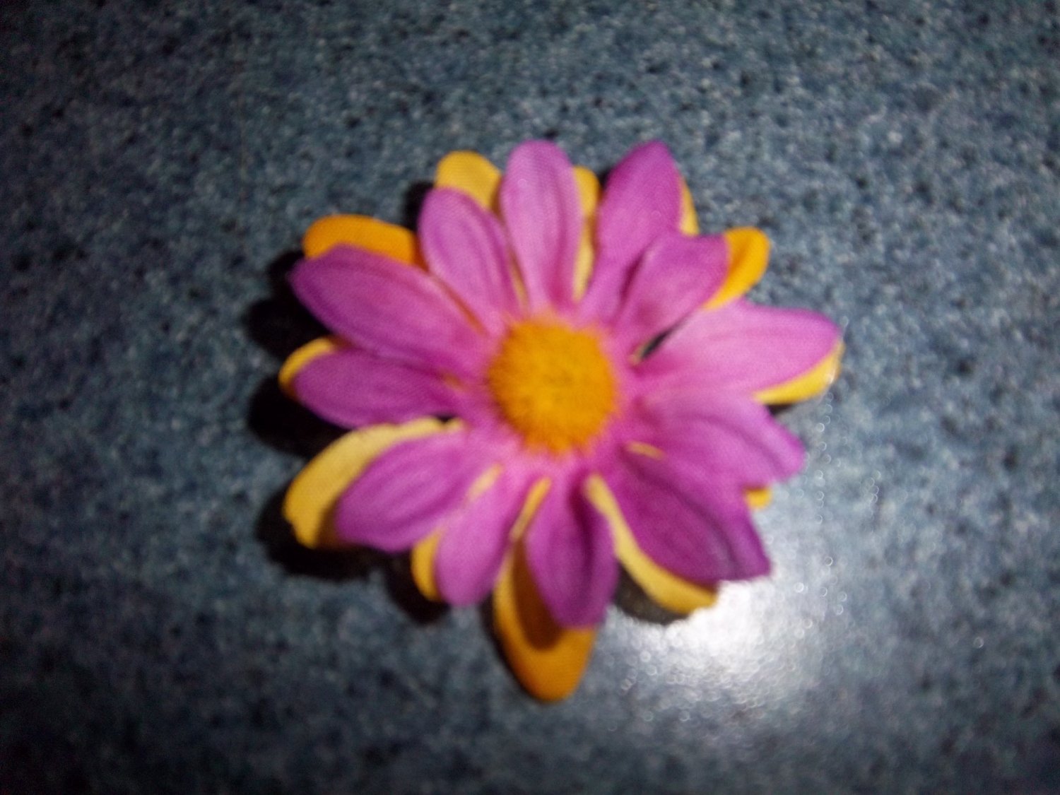 small sunflower bow/ clippie
