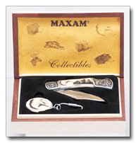 Maxam Lockback Knife and Key Chain Set in blonde wood box
