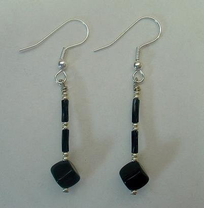 BLACK & SILVER DIAGONAL CUBE