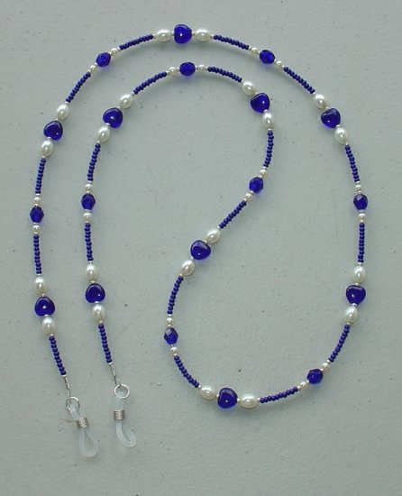 COLBALT BLUE HEART & PEARL~EYEGLASS HOLDER