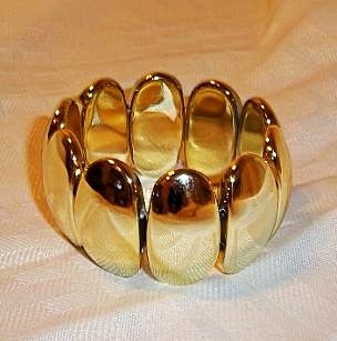 Vintage Design Oval Looking plastic Stretch Bangle Bracelet Golden Color