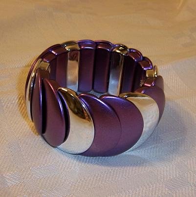 Vintage Design Looking Plastic Stretch Bracelet Bangle Purple + Silver Color