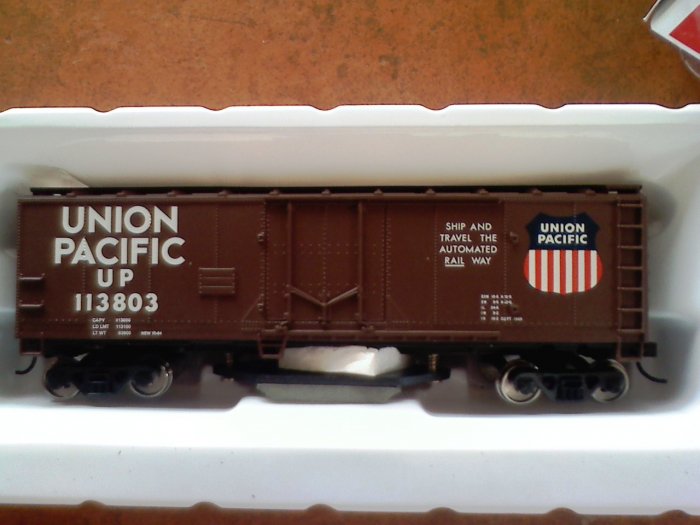 Walthers Union Pacific UP 113803 Trainline Ready To Run HO Scale Model Track Cleaning Car NIB