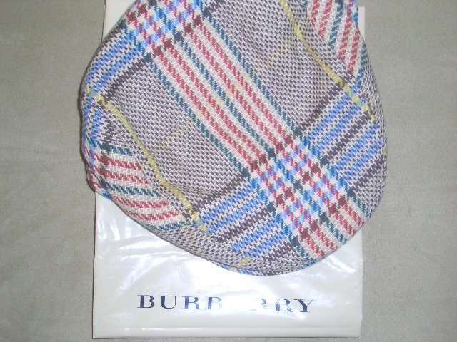 AuThenTic BurBerry PLaiD HaT