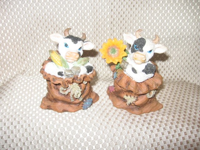 Set of 2 Cows Each in Burlap Sacks Figurines New