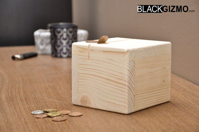 Money-Box MB002