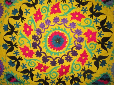 GREAT VINTAGE UZBEK HAND EMBROIDERY YELLOW SUN SUZANI