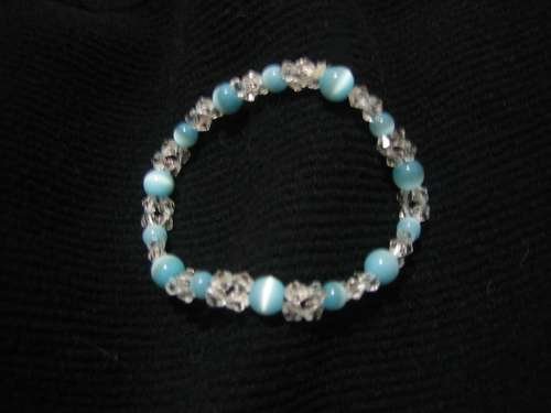 Beaded Blue "Cat's Eye" bracelet