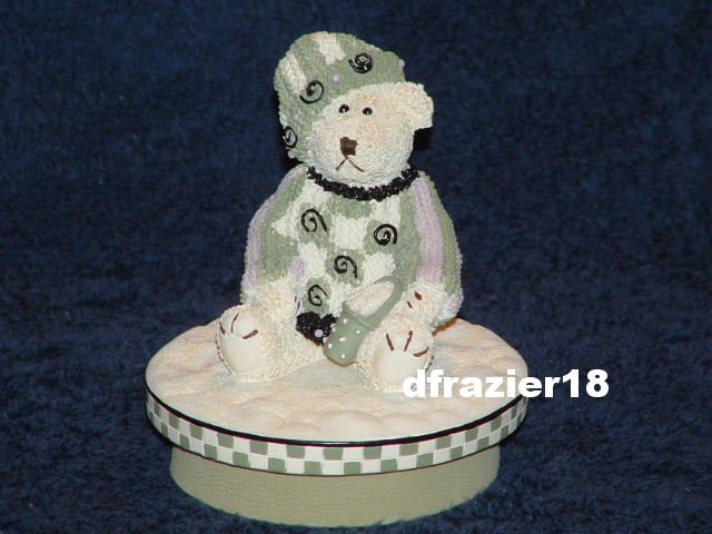 BOY BEAR WITH PRESENT Jar Candle Topper Miss Heather Hykes Plum Pudding