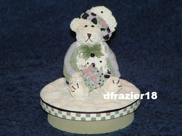 GIRL BEAR WITH PRESENT Jar Candle Topper Miss Heather Hykes Plum Pudding