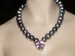 Black Pearl Pink Ice Heart