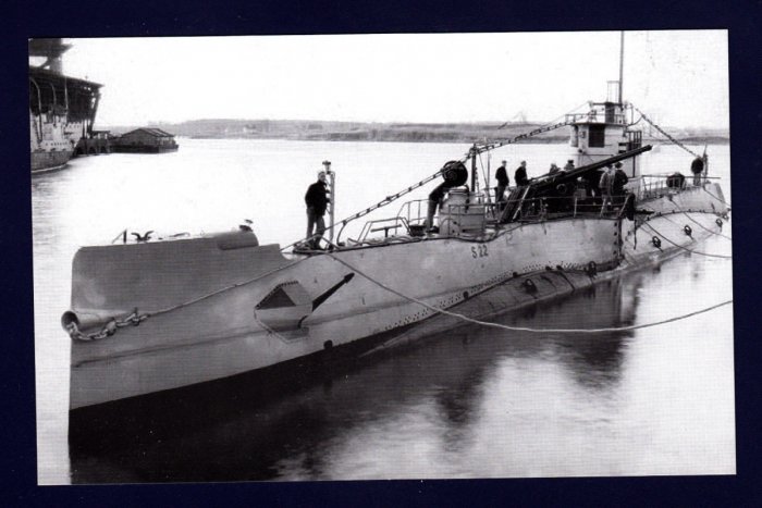 USS S-22 (SS-127) Submarine Navy Ship Postcard