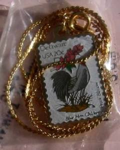 Delaware Blue Hen Chicken Peach stamp necklace 1960n S