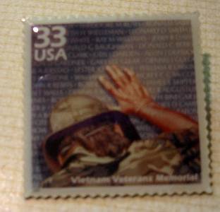 Vietnam Veterans Memorial stamp pin lapel pins 3190g s