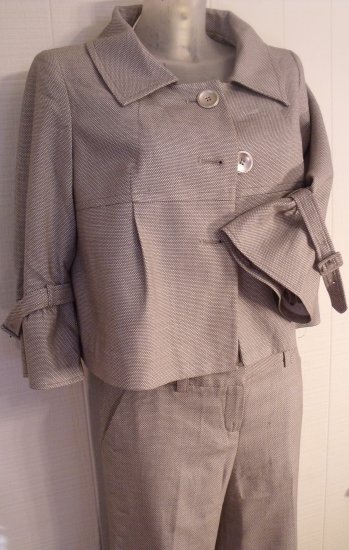 WOMEN SIGNATURE SUIT BY LARRY LEVINE
