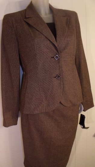 WOMEN CLASSIC SKIRT SUIT BY LARRY LEVINE