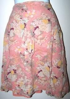 American Eagle Ladies 12 Skirt Pleaded Peach/White Flowers