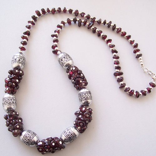 ethnic tibetan silver garnet necklace link of beads