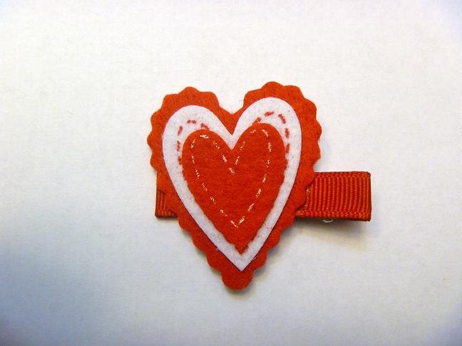 Felt Heart..valentine hair clip style 1