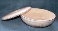 UNIVERSAL POTTERIES COVERED CASSEROLE DISH WITH ZINNIAS