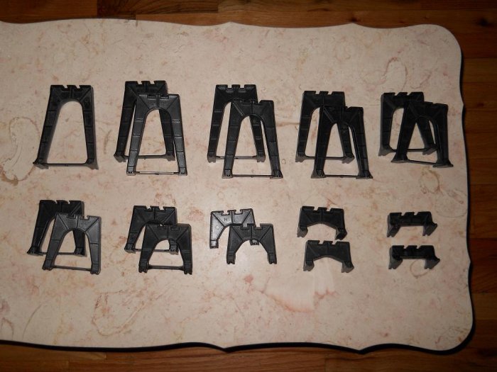 Lionel - #110 - Trestle Set - Black - 19 Pieces