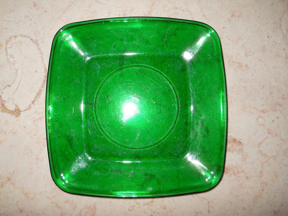 Green Glass Plate - 8 1/4" x 8 1/4" x 3/4"
