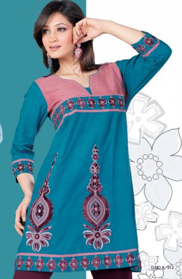 Blue cotton tunic with Scoop neck Embroidery