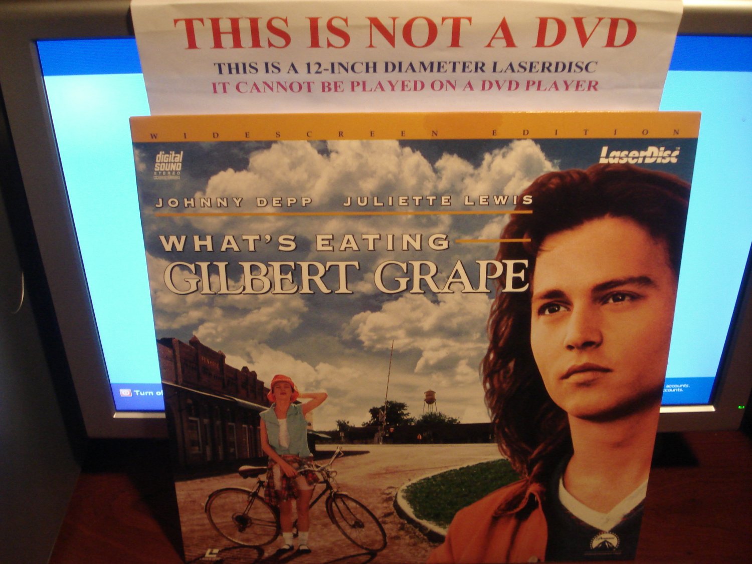 Laserdisc WHAT'S EATING GILBERT GRAPE 1993 Johnny Depp Lot#2 LTBX LD